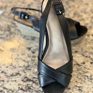 Circa Joan and David Woman’s wedge sandals